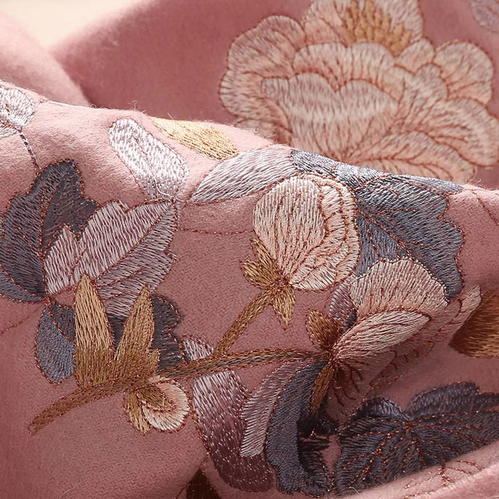 Chal de lana con Buddha Stones, flores blancas y rosas, hojas doradas, bordado con borlas, bufanda de viaje acogedora para el invierno