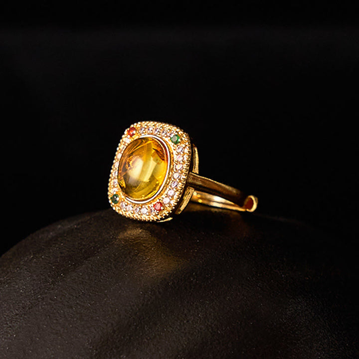 Anillo de confianza con diamantes y soporte cuadrado de flor de ámbar natural de Buddha Stones