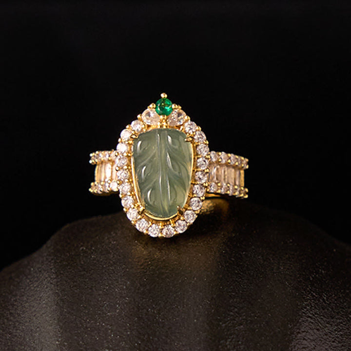 Anillo ajustable con diamantes de la suerte y hojas de jade natural bañadas en oro y cobre con Buddha Stones