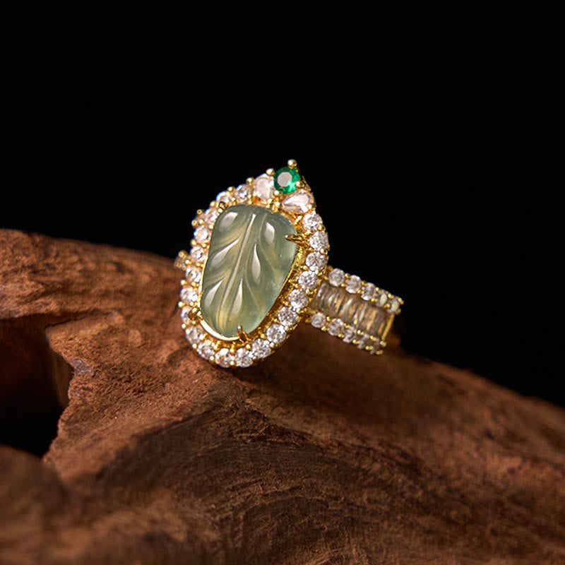 Anillo ajustable con diamantes de la suerte y hojas de jade natural bañadas en oro y cobre con Buddha Stones