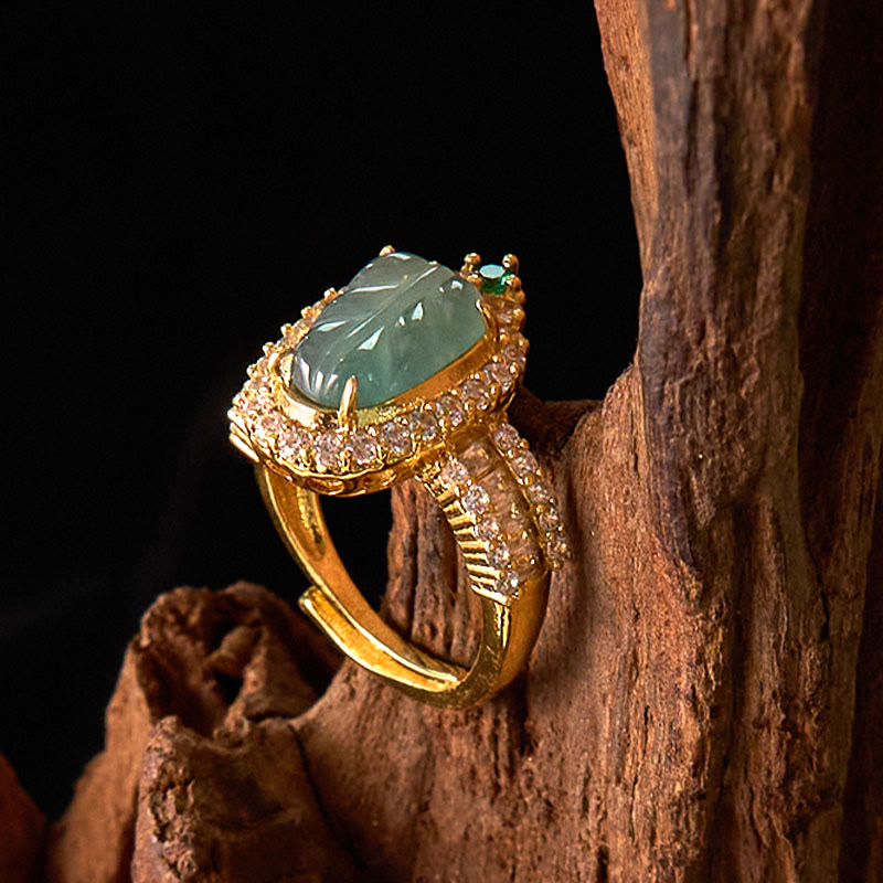 Anillo ajustable con diamantes de la suerte y hojas de jade natural bañadas en oro y cobre con Buddha Stones