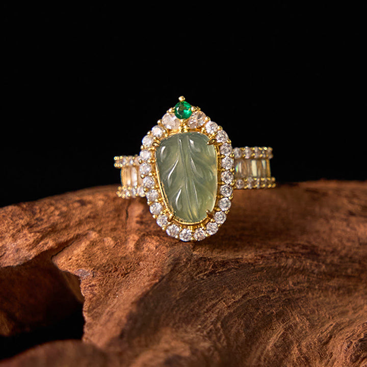 Anillo ajustable con diamantes de la suerte y hojas de jade natural bañadas en oro y cobre con Buddha Stones
