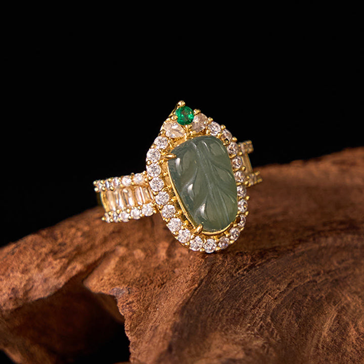 Anillo ajustable con diamantes de la suerte y hojas de jade natural bañadas en oro y cobre con Buddha Stones