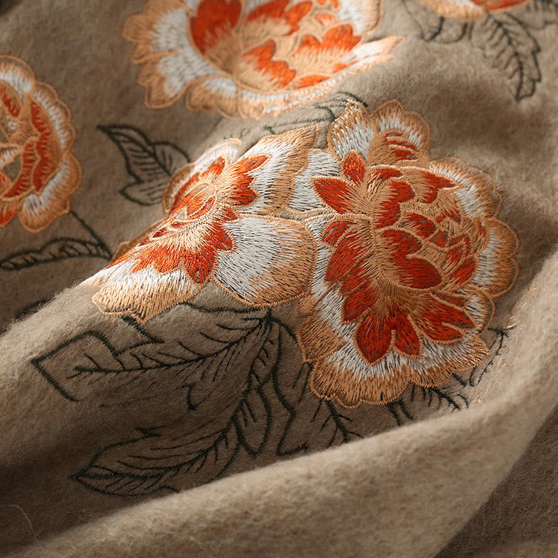 Chal de lana con Buddha Stones y borlas bordadas con peonías rojas, bufanda de viaje acogedora para el invierno - image 1