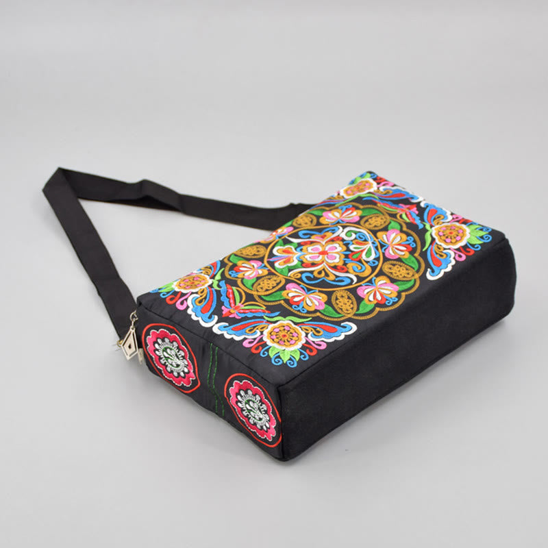 Bolso de mano tipo bandolera con bordado de doble cara de lona con diseño de flores de peonía, pavo real y piedras de Buddha Stones Galsang Inula