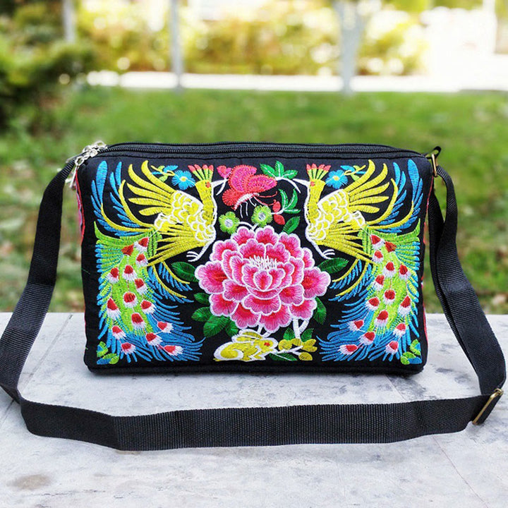 Bolso de mano tipo bandolera con bordado de doble cara de lona con diseño de flores de peonía, pavo real y piedras de Buddha Stones Galsang Inula