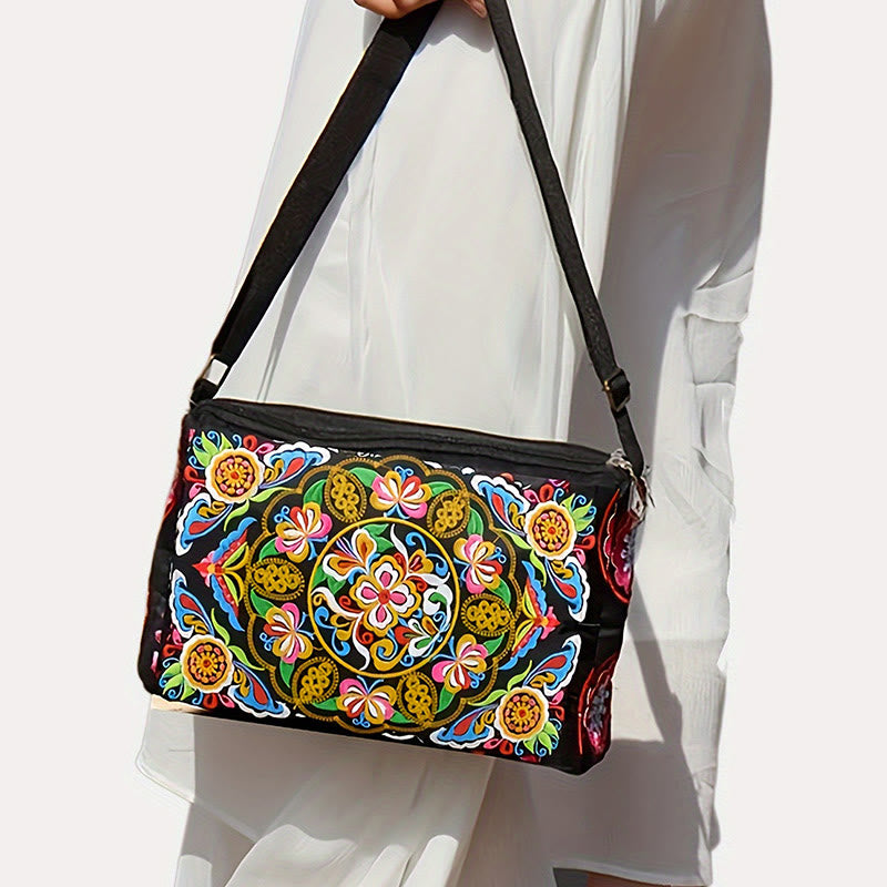 Bolso de mano tipo bandolera con bordado de doble cara de lona con diseño de flores de peonía, pavo real y piedras de Buddha Stones Galsang Inula
