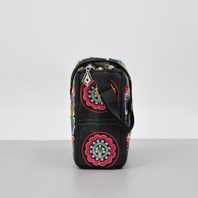 Bolso de mano tipo bandolera con bordado de doble cara de lona con diseño de flores de peonía, pavo real y piedras de Buddha Stones Galsang Inula