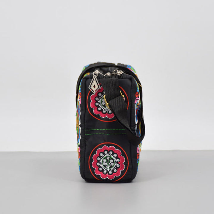 Bolso de mano tipo bandolera con bordado de doble cara de lona con diseño de flores de peonía, pavo real y piedras de Buddha Stones Galsang Inula