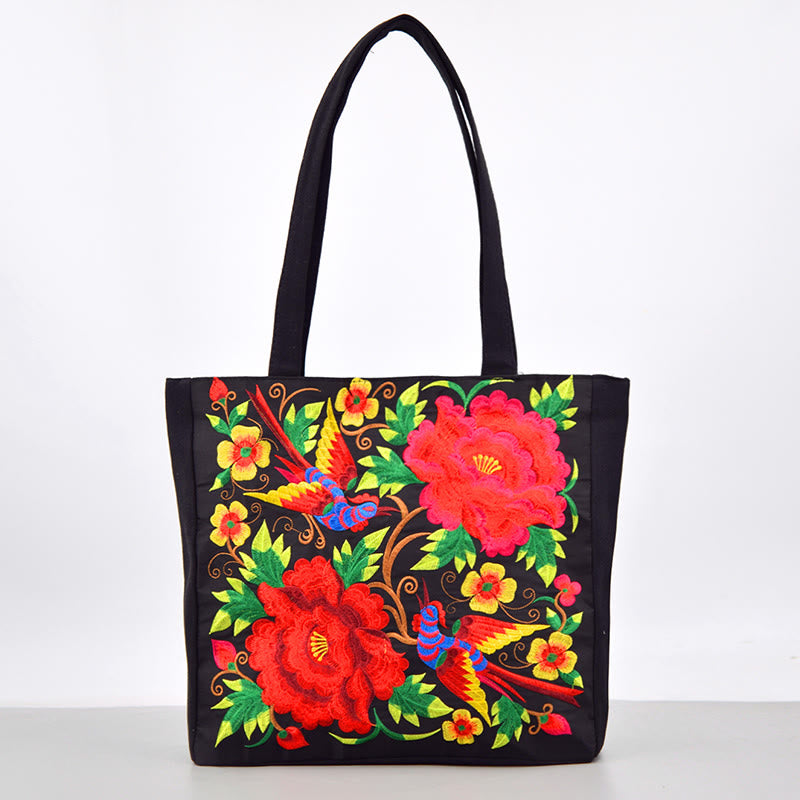 Bolso de mano de lona con bordado de peonías, camelias y crisantemos de Buddha Stones de Galsang