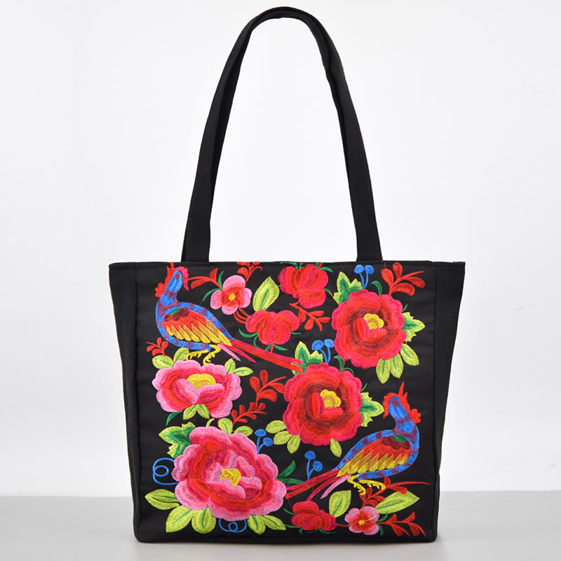 Bolso de mano de lona con bordado de peonías, camelias y crisantemos de Buddha Stones de Galsang