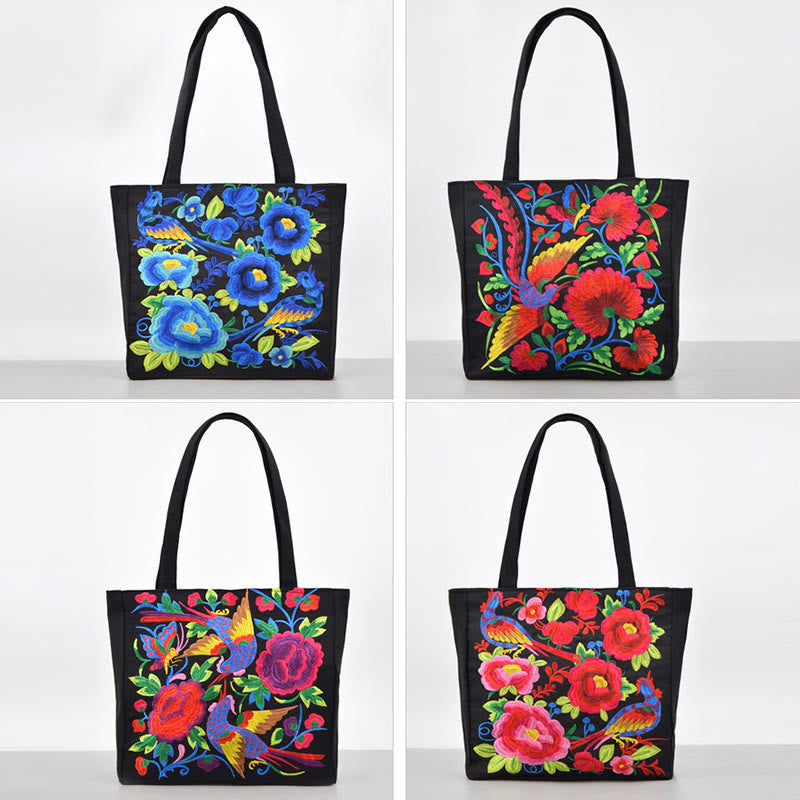 Bolso de mano de lona con bordado de peonías, camelias y crisantemos de Buddha Stones de Galsang