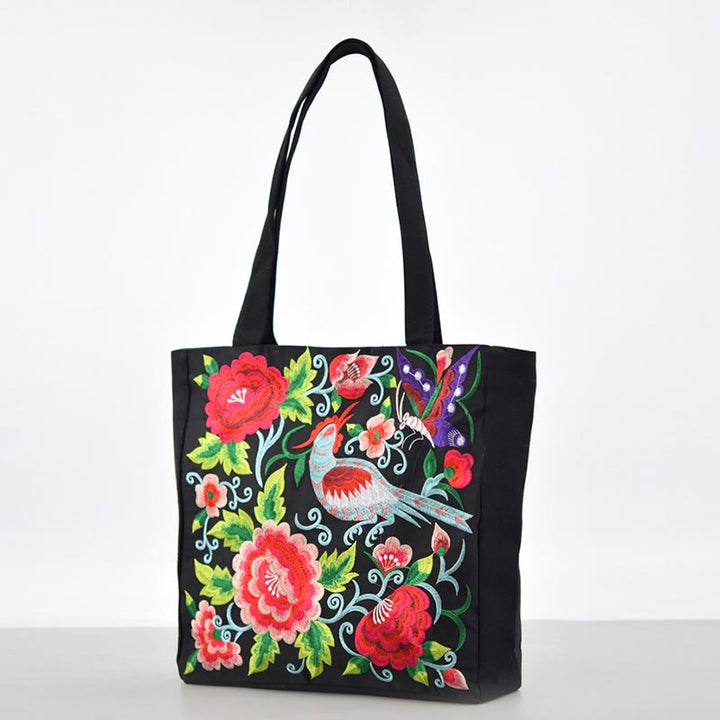 Bolso de mano de lona con bordado de peonías, camelias y crisantemos de Buddha Stones de Galsang