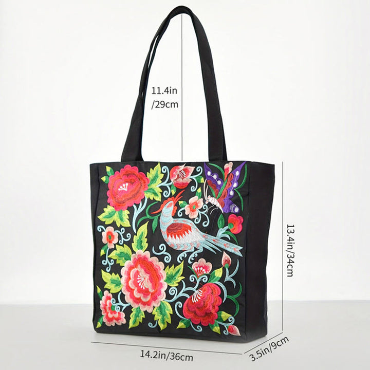 Bolso de mano de lona con bordado de peonías, camelias y crisantemos de Buddha Stones de Galsang