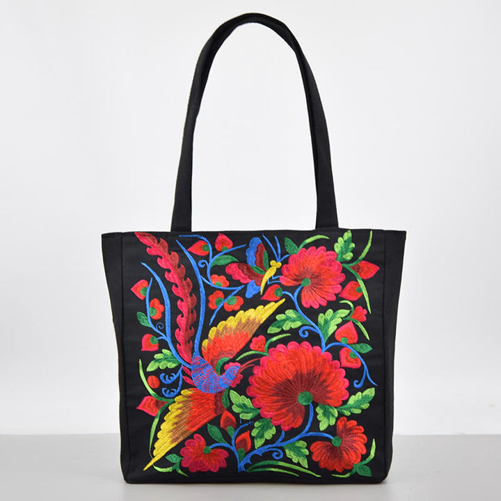 Bolso de mano de lona con bordado de peonías, camelias y crisantemos de Buddha Stones de Galsang
