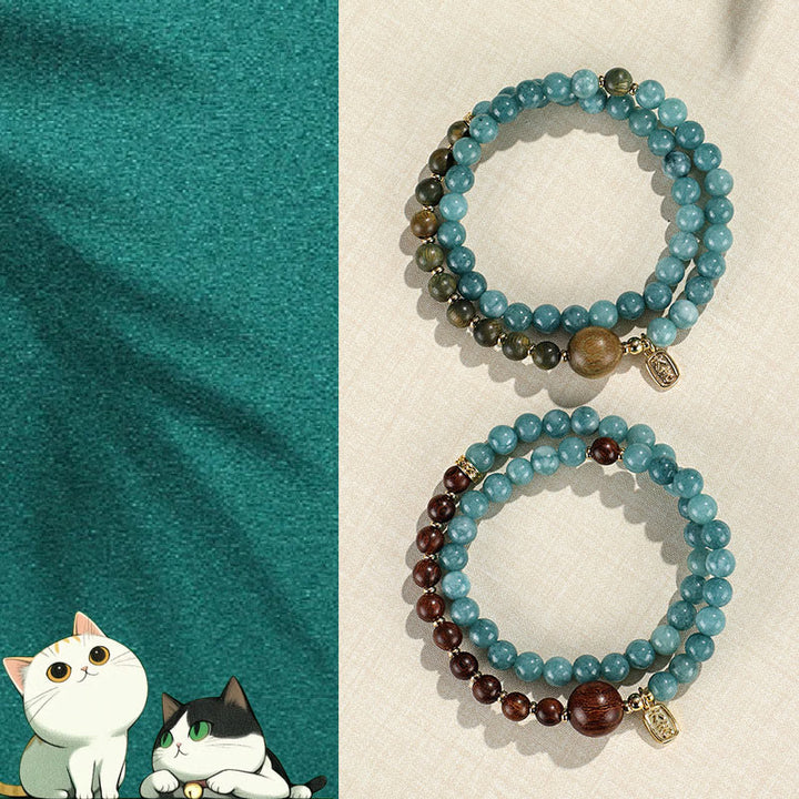 Pulsera de equilibrio emocional de doble vuelta con hojas pequeñas de sándalo rojo, calcedonia azul y sándalo verde y Buddha Stones