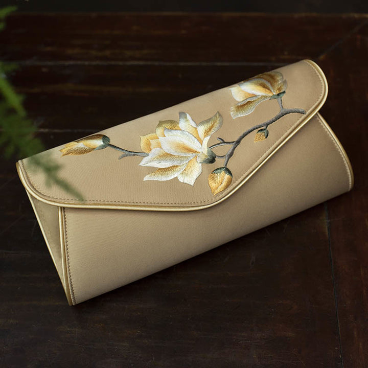 Bolso de mano con bordado de magnolia y Buddha Stones para bodas