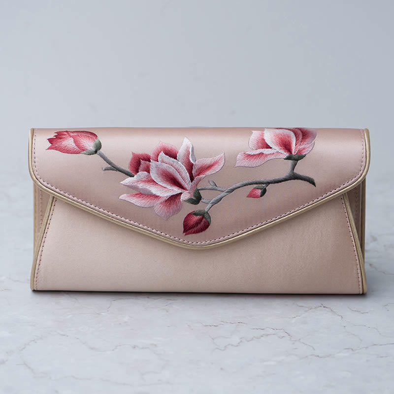 Bolso de mano con bordado de magnolia y Buddha Stones para bodas