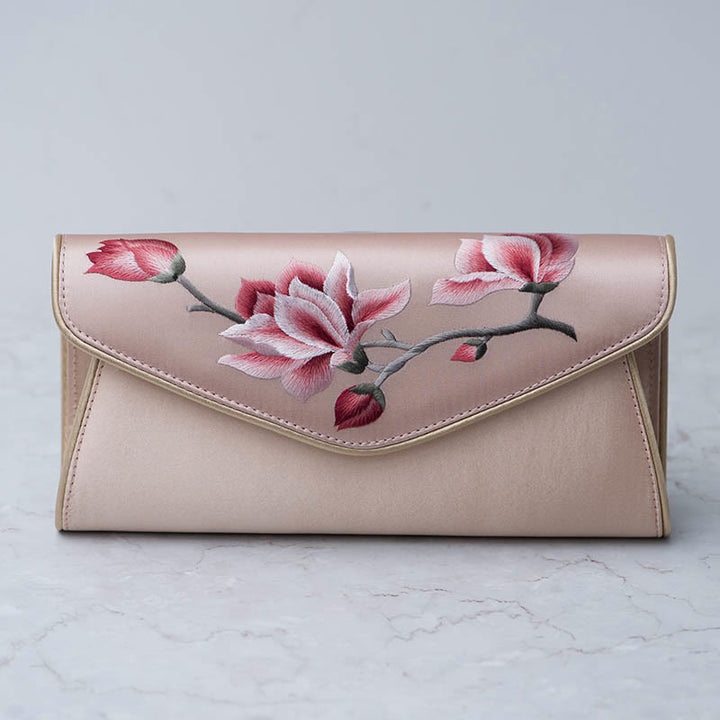 Bolso de mano con bordado de magnolia y Buddha Stones para bodas