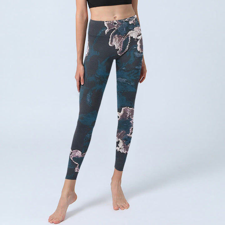 Leggings de ejercicio con estampado de flores plateadas y azul acero y Buddha Stones para mujer - image 6