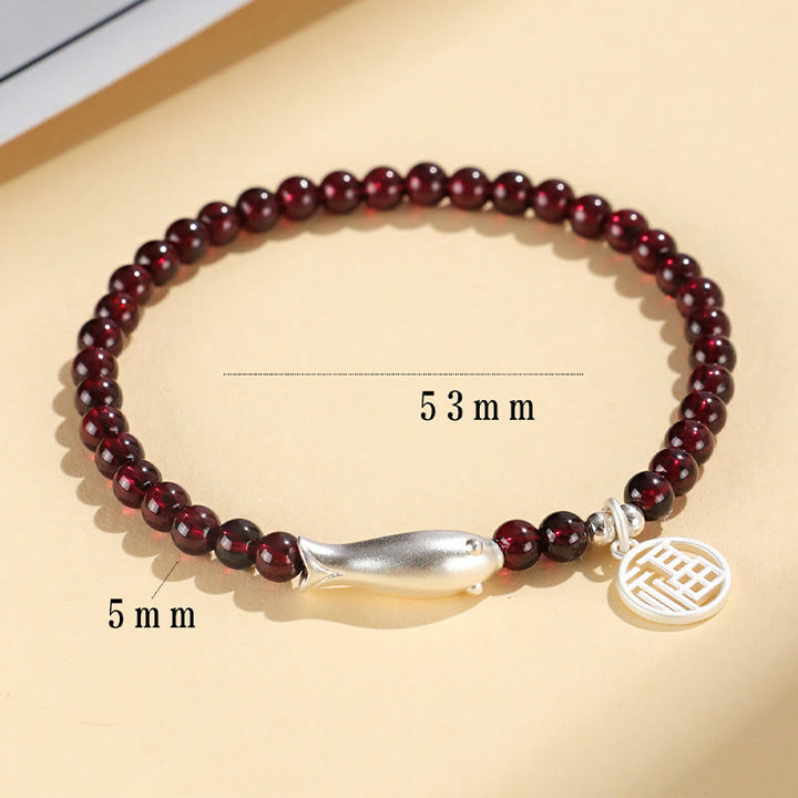 Pulsera de purificación con carácter de pez Fu en plata de ley 925 con Buddha Stones y granate
