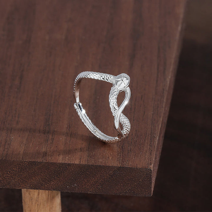 Anillo ajustable con forma de almeja del año de la serpiente en plata de ley 925 con Buddha Stones