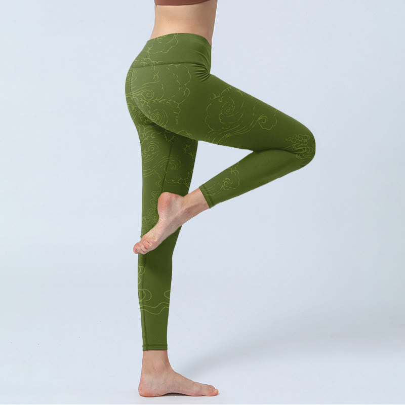Leggings de yoga para mujer con estampado de ondas de nubes auspiciosas y Buddha Stones en color verde - image 4