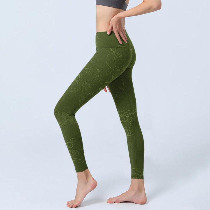 Leggings de yoga para mujer con estampado de ondas de nubes auspiciosas y Buddha Stones en color verde - image 2