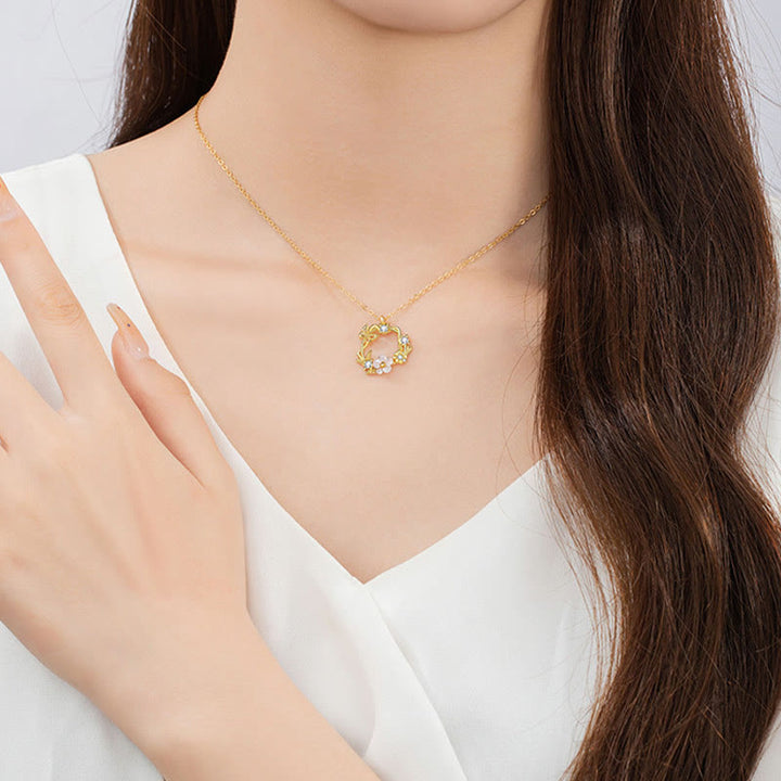Collar con colgante de plata de ley 925 con Buddha Stones, circonita cúbica, mariposa, flor de durazno y bendición