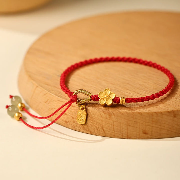 Buddha Stones Pulsera de hilo con amuleto de la suerte con personaje Fu en flor de melocotón pequeña de jade de Hetian