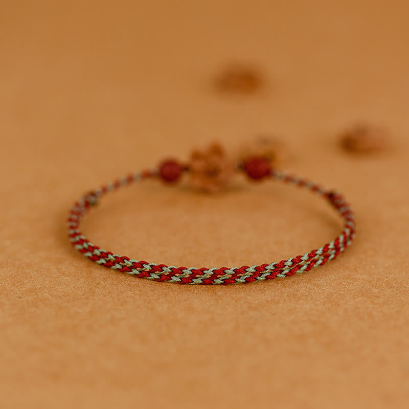 Pulsera de tobillo con hilo de riqueza de cinabrio y pequeñas flores de durazno con Buddha Stones