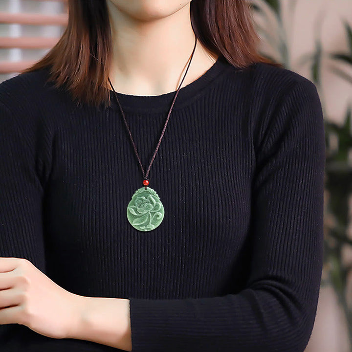 Collar con colgante de cuerda de jade con diseño de loto redondo y Buddha Stones