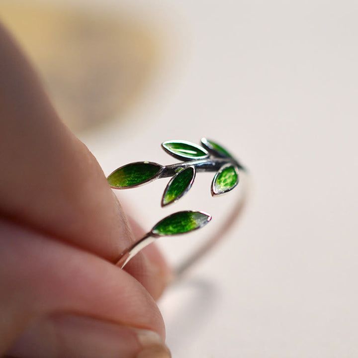 Anillo ajustable de cobre con hojas de piedra de Buda y riqueza