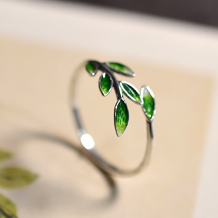 Anillo ajustable de cobre con hojas de piedra de Buda y riqueza