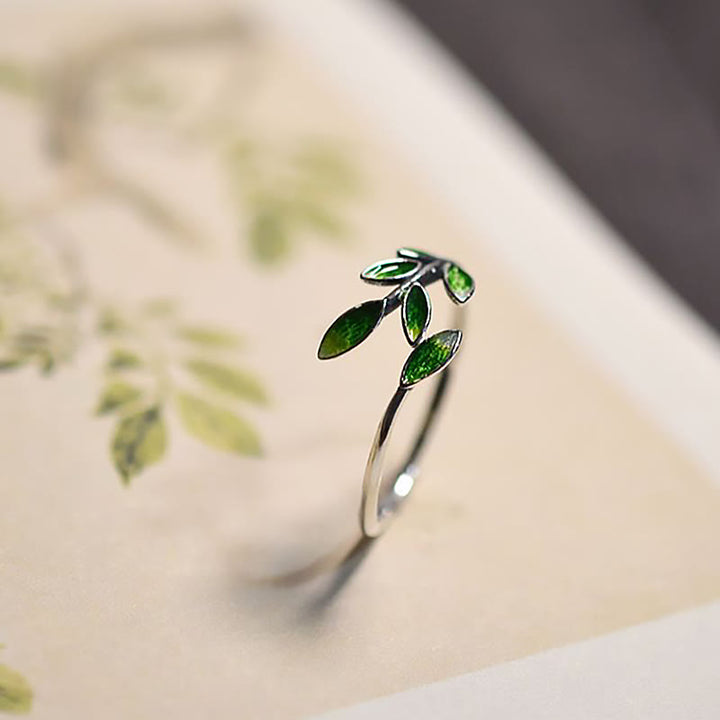 Anillo ajustable de cobre con hojas de piedra de Buda y riqueza