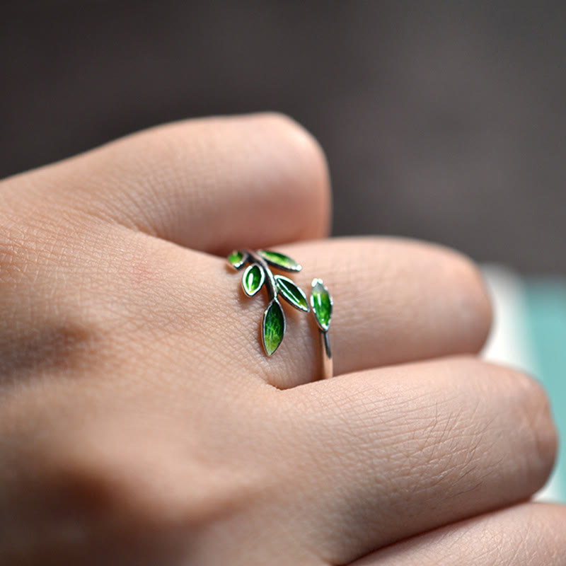Anillo ajustable de cobre con hojas de piedra de Buda y riqueza