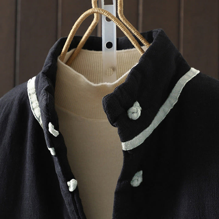 Chaqueta de mujer de algodón y lino con cuello alto, botones de rana y estampado de Buddha Stones en color liso. - image 19