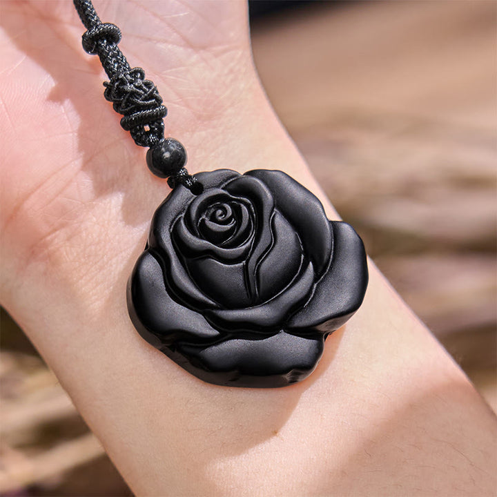 Colgante de collar purificador de rosa negra con hilo de obsidiana negra y Buddha Stones
