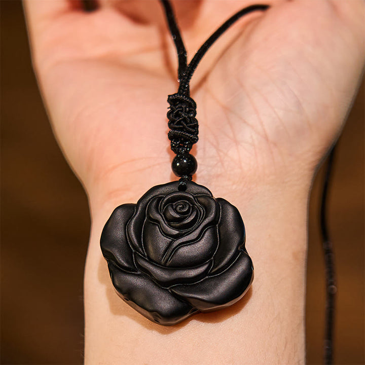 Colgante de collar purificador de rosa negra con hilo de obsidiana negra y Buddha Stones
