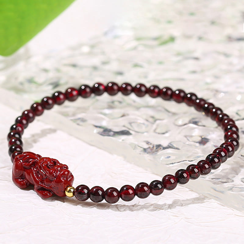 Pulsera protectora de cuentas cuadradas de cuarzo fresa PiXiu con granate y cinabrio de Buddha Stones