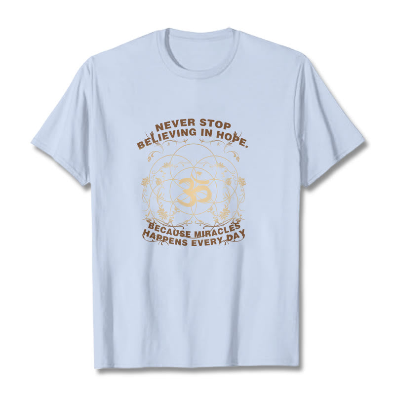 Camiseta de algodón con diseño de loto Om y Buddha Stones que nunca dejan de creer en la esperanza - Cian claro - 2XL - image 19