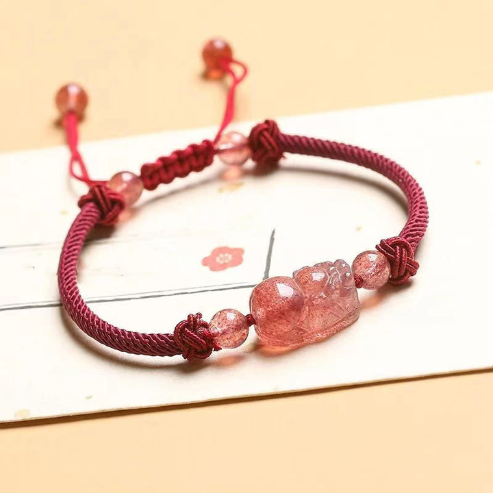 Pulsera trenzada protectora de hilo rojo PiXiu con cuarzo fresa natural y Buddha Stones