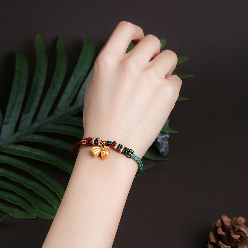 Pulsera de hilo rojo y verde con diseño de vaina de loto y Buddha Stones en plata de ley 999