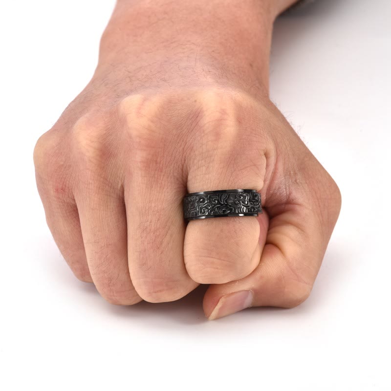 Anillo giratorio de equilibrio de acero de titanio tallado con patrón de nubes auspiciosas y Buddha Stones