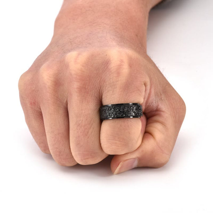 Anillo giratorio de equilibrio de acero de titanio tallado con patrón de nubes auspiciosas y Buddha Stones