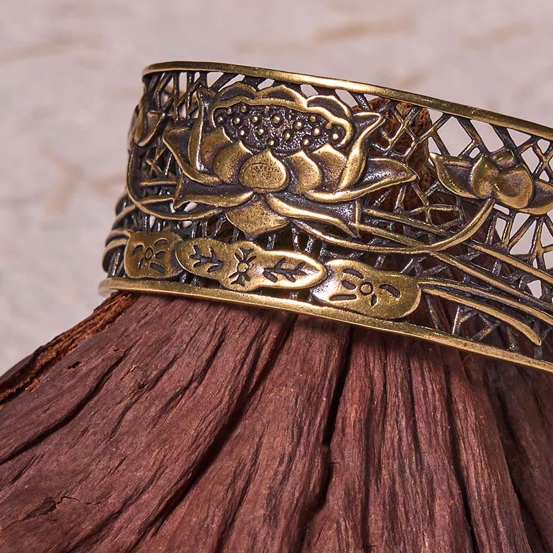 Pulsera de cobre bañada en plata con Buddha Stones, loto hueco, curación e iluminación