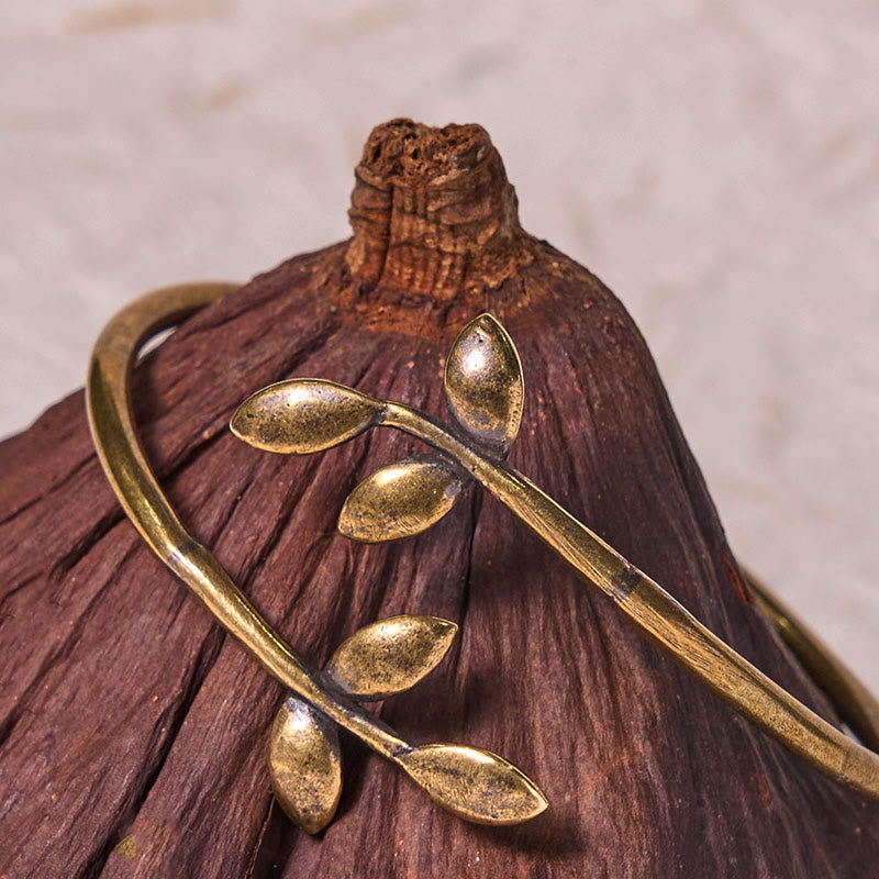 Pulsera curativa de latón y cobre con trébol de la suerte y Buddha Stones