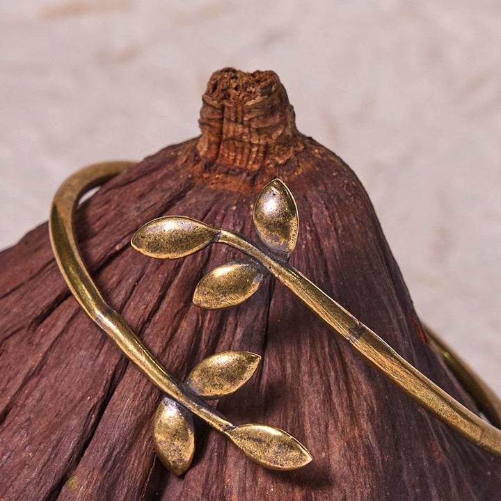 Pulsera curativa de latón y cobre con trébol de la suerte y Buddha Stones