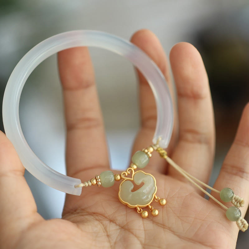 Brazalete de plata de ley 925 con Buddha Stones , calcedonia, jade hetiano, nube auspiciosa, candado Ruyi, armonía, medio brazalete