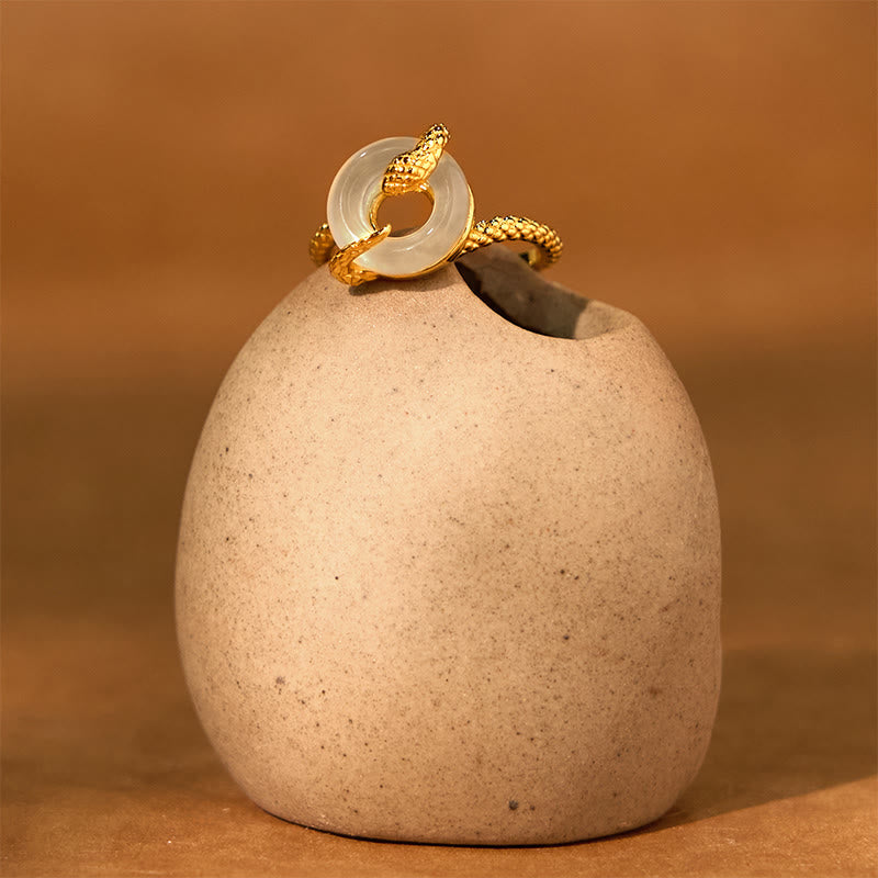 Anillo de armonía del año de la serpiente dorado en plata de ley 925 con hebilla de paz y calcedonia y Buddha Stones